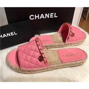CHANEL Quilted Leather Chain Espadrille slides sandals size 37 6.5 7